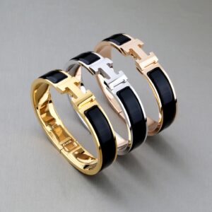 Enamel bracelet Clic H series with 17.19cm wrist circumference, 12mm width, black color, high arc and weight