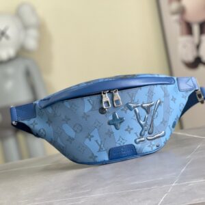 Men's Discovery chest bag with monogram shadow leather