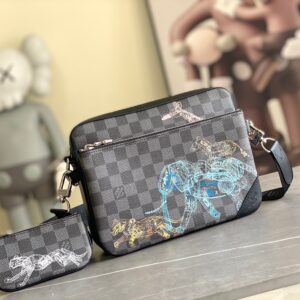 M69443 Trio Postman Bag
