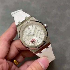 Royal Oak ultimate version 15400 with integrated 3120 caliber