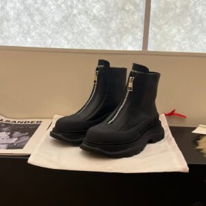 Alexander McQueen SS23 zipper boot