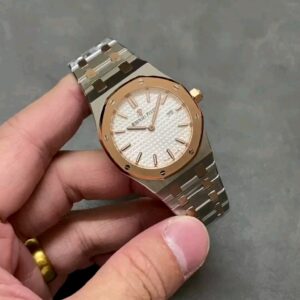 Audemars Piguet Royal Oak Quartz 67651ST 33mm Watch