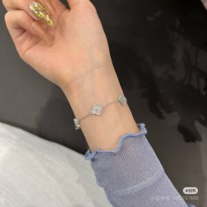 Four-leaf Necklace Bracelet