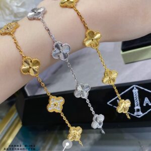 Carving diamond bracelet
