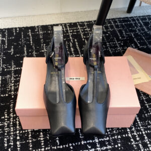 Square toe thick heel sandal
