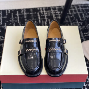 Low heel loafer