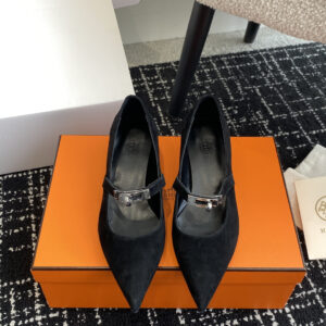 Kelly buckle pointed sneaker