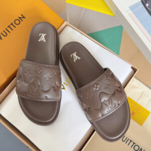 Louis Vuitton Damier flag relief print slip-on