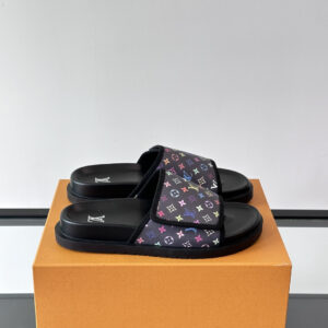Louis Vuitton beach sandal couple version