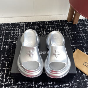 Sandal with carved design thin sole summer style