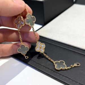 Golden gray four-leaf bracelet