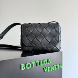 Diago Shoulder Bag