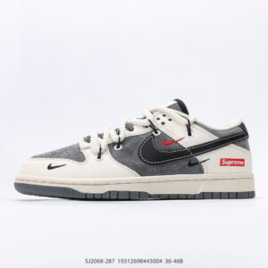 Nike Dunk Low basketball shoe with ZoomAir impact cushioning