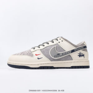 Nike Dunk Low basketball shoe with ZoomAir impact cushioning