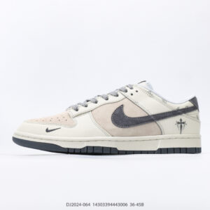 Nike Dunk Low basketball shoe with ZoomAir impact cushioning