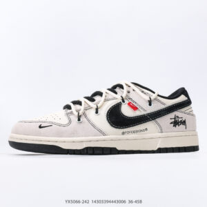 Nike Dunk Low Sneakers