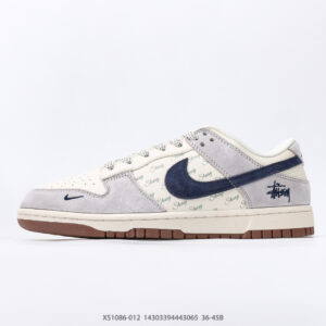 Nike Dunk Low Sneakers