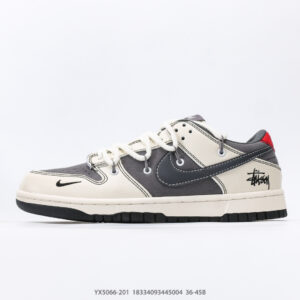 Nike Dunk Low Sneakers