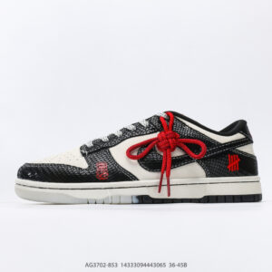 Nike Dunk Low Sneakers