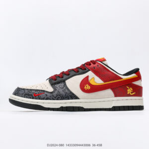 Nike Dunk Low Sneakers