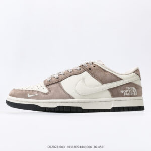 Nike Dunk Low Sneakers
