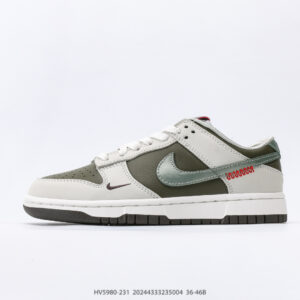 Nike Dunk Low Sneakers