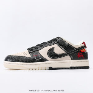 Nike Dunk Low Sneakers