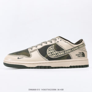 Nike Dunk Low Sneakers