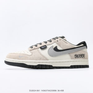 Nike Dunk Low Sneakers