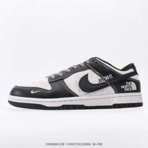 Nike Dunk Low Sneakers