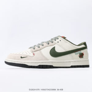 Nike Dunk Low Sneakers
