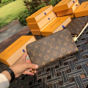 Zippy organizer wallet