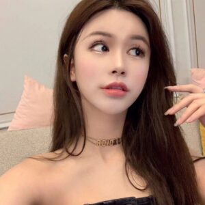 Dior vintage letter necklace