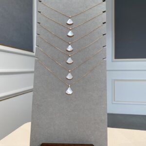 Diva necklace top version