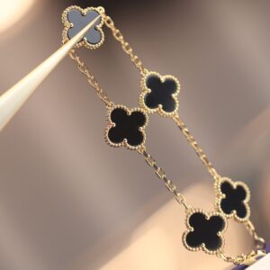 VCA five flower bracelet black onyx gold