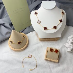 Bvlgari Four-leaf Collection
