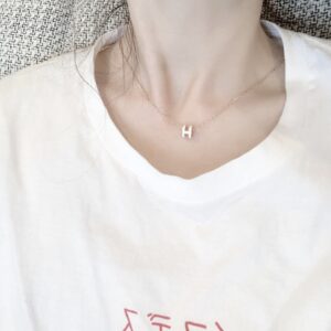 Mini pop H necklace