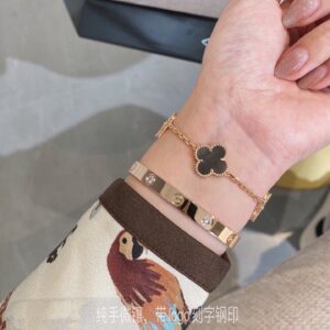 Wide bracelet