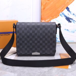 District small messenger bag
