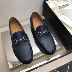 Formal business leather shoes
