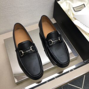 Formal business leather shoes