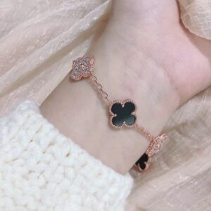 VCA clover five-fold bracelet for various pairings