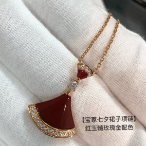 Bvlgari Diva's Dream series necklace