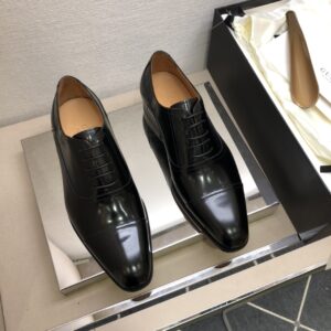 Formal business leather shoes