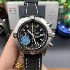TF Breitling Avenger Chronograph