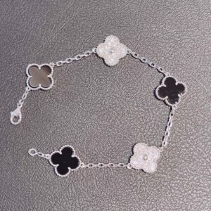 Four-leaf Interruption Black Bracelet