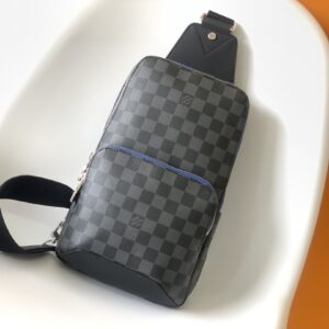 Louis Vuitton Avenue single shoulder bag