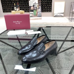Men's formal leather shoes with Italian leather
