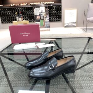 Men's formal leather shoes with Italian leather