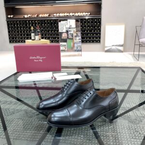 Men's formal leather shoes with Italian leather